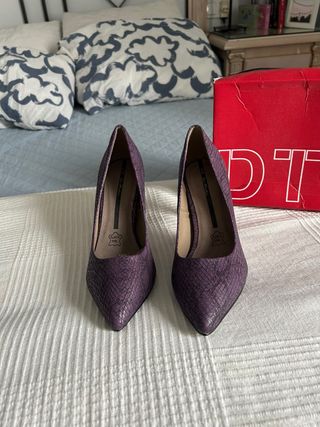 Zapatos de tacón morados