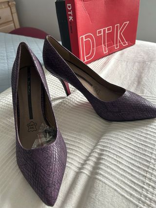 Zapatos de tacón morados