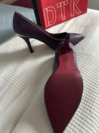 Zapatos de tacón morados