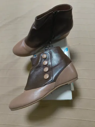 Botines beige y marrón