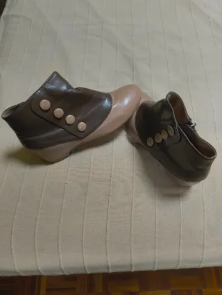 Botines beige y marrón