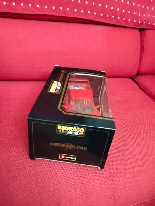 Bburago Ferrari F40 1:18 con scatola originale