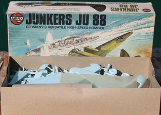 BOMBARDERO MEDIO ALEMAN JUNKER JU 88 A-4