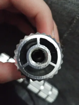 Pedales de bicicleta plateados