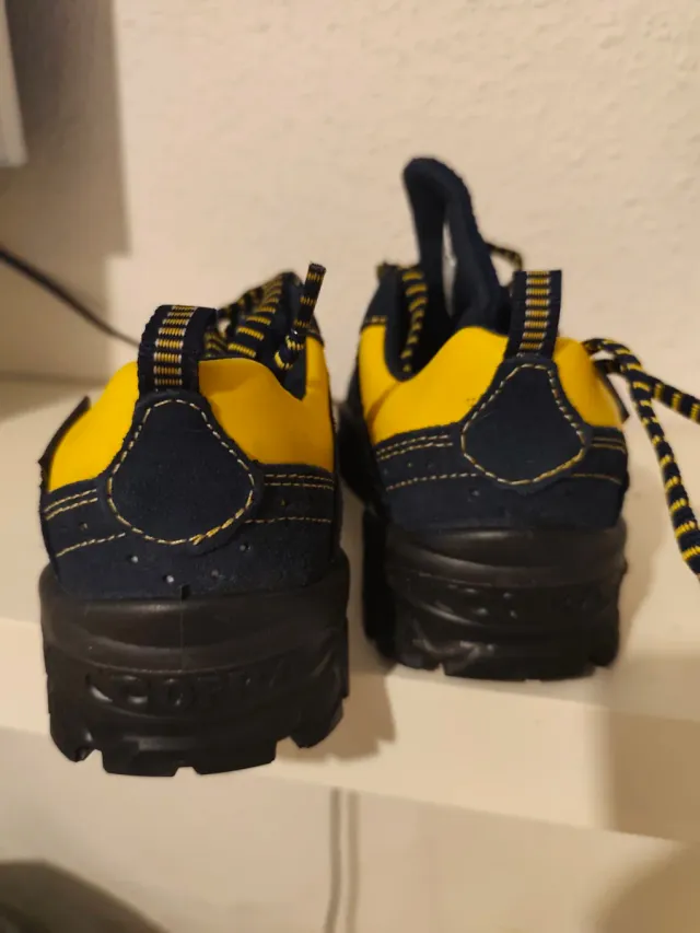 Botas de trabajo nuevas azul y amarillo