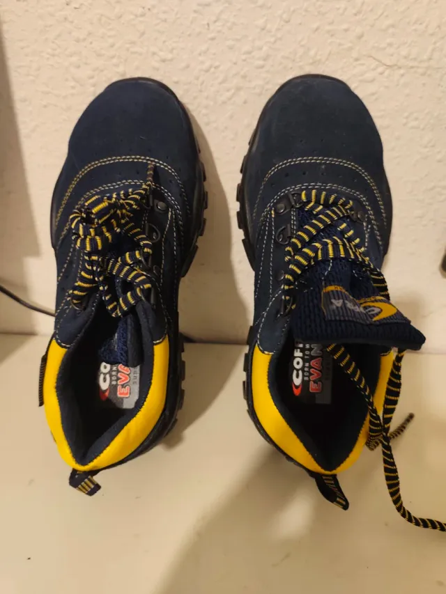 Botas de trabajo nuevas azul y amarillo