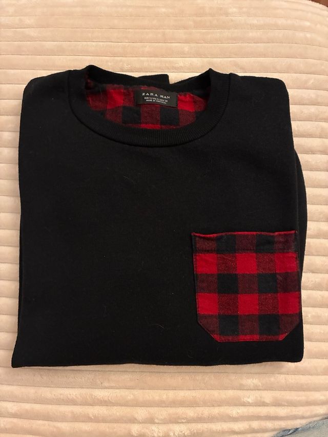 Suéter Zara Negro con Bolsillo Cuadros Rojo