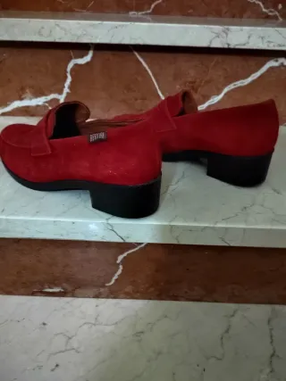 Zapatos granates de ante