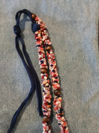 Collar hecho a mano con tela reciclada