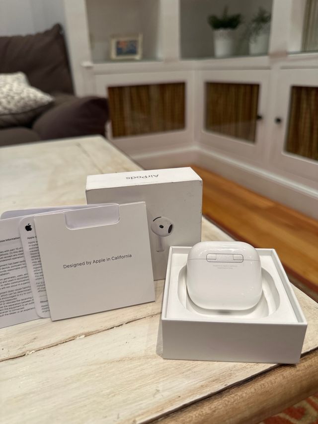 AirPods 4 (Estándar) - Izquierdo + Estuche NUEVOS