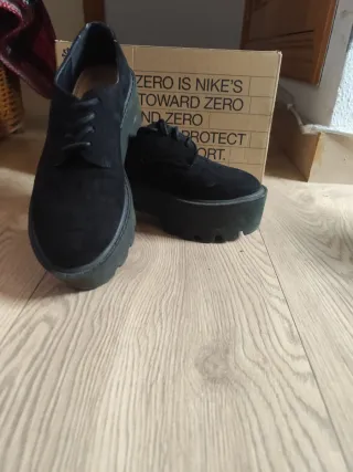 Mocasines negros con plataforma