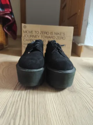 Mocasines negros con plataforma