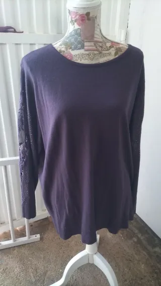 Jersey elegante morado con encaje y cristales lumi