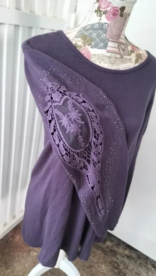 Jersey elegante morado con encaje y cristales lumi