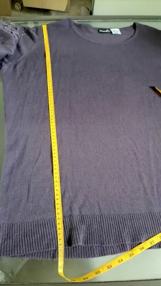 Jersey elegante morado con encaje y cristales lumi