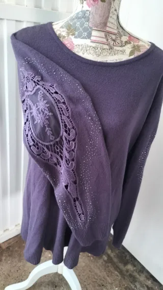 Jersey elegante morado con encaje y cristales lumi