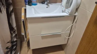 Lavabo de cerámica blanco