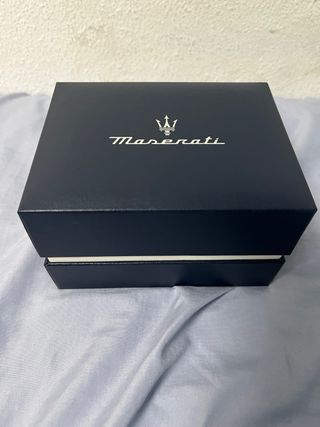 Reloj Maserati Negro y Dorado como nuevo