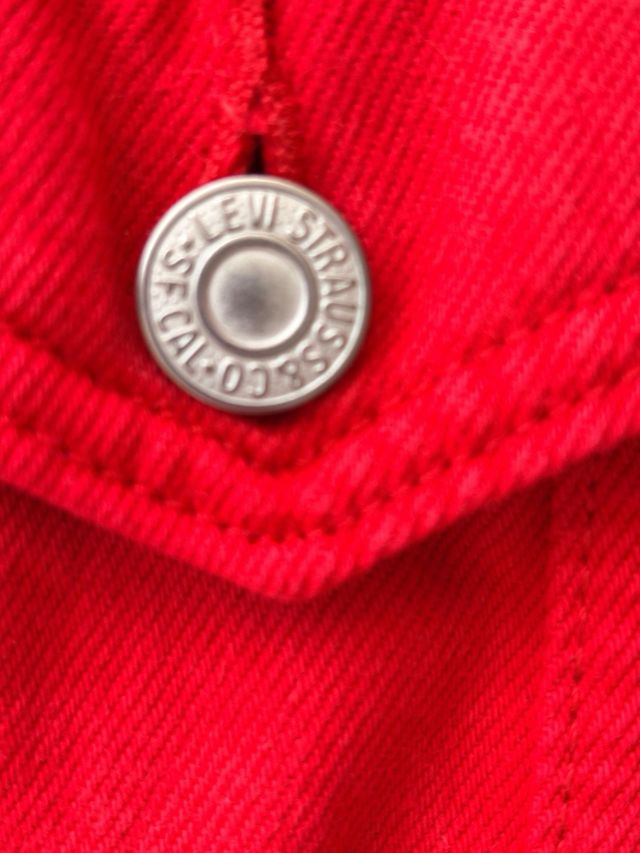 Cazadora vaquera roja Levis Strauss