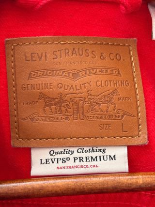 Cazadora vaquera roja Levis Strauss