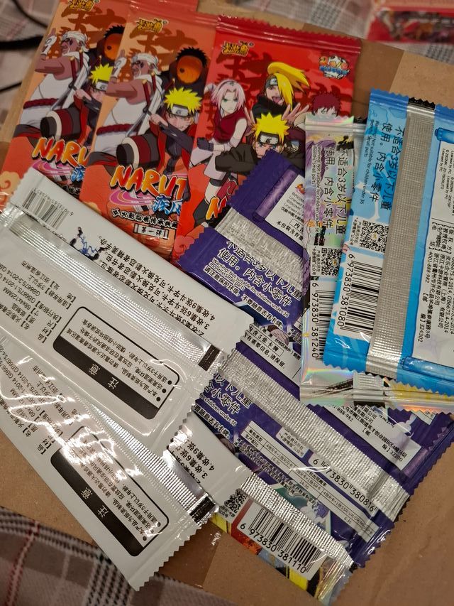 10 pacchetti carte Naruto// nuovi non aperti