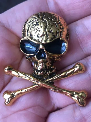 Broche Calavera Dorada y Negra NUEVO