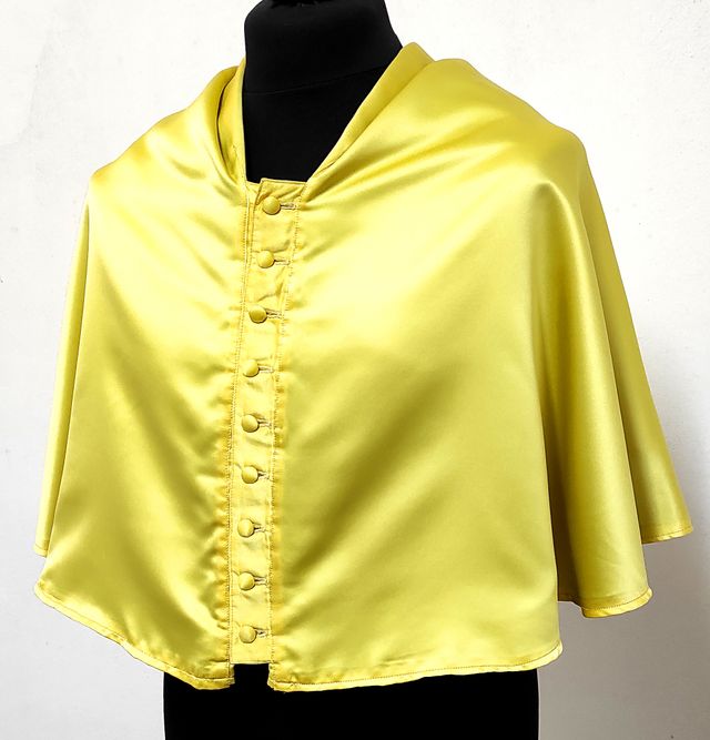 Muceta académica Medicina. Traje académico.