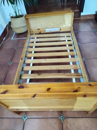 Cama infantil de madera