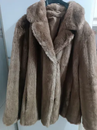 Chaquetón sintético marrón