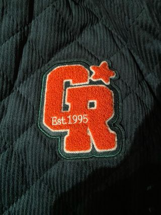 Cazadora americana acolchada con capucha