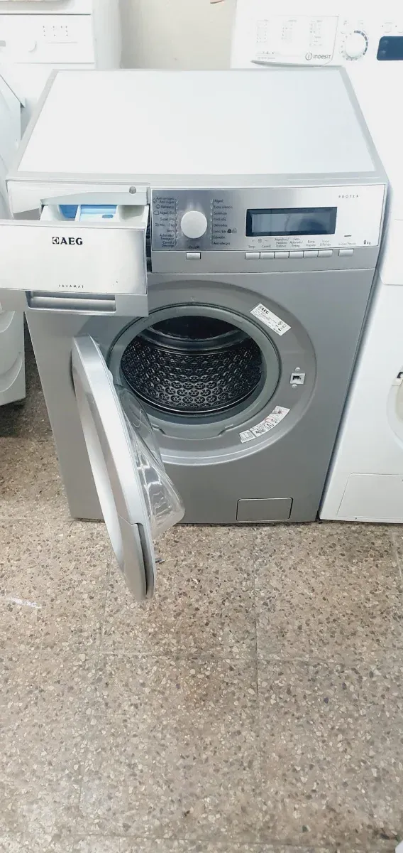Lavadora Marca AEG de 8kg
