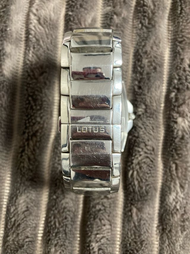 Reloj Lotus Azul y Plateado