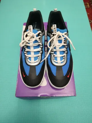 Zapatillas Nike Nyjah Negras y Azules