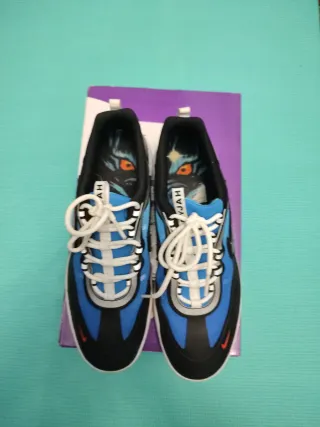 Zapatillas Nike Nyjah Negras y Azules