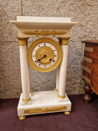 Reloj de sobremesa Imperio péndulo y llave