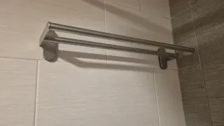 Colgador de toallas para baño acero inoxidable.