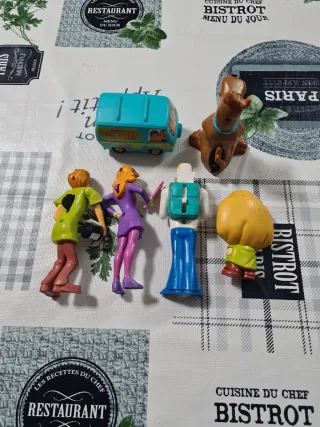 Figuras Scooby-Doo y Coche