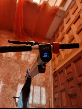 Patinete Eléctrico viene con el cargador original