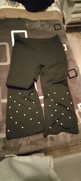 Mallas negras con perlas