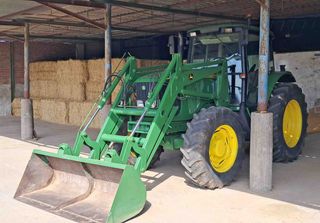 Tractor John Deere 6520 con pala