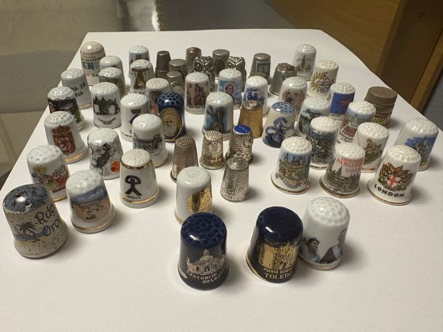 Colección de dedales decorativos