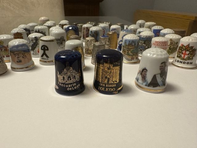 Colección de dedales decorativos