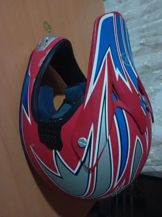 Casco Moto XL Rojo/Azul/Plata se puede negociar