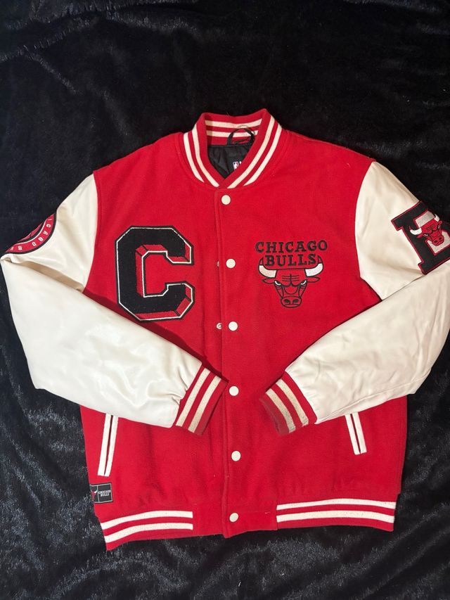 Chaqueta Chicago Bulls Roja y Blanca