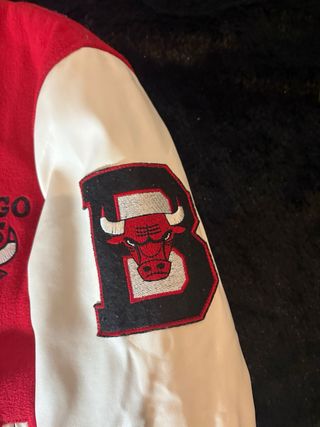 Chaqueta Chicago Bulls Roja y Blanca