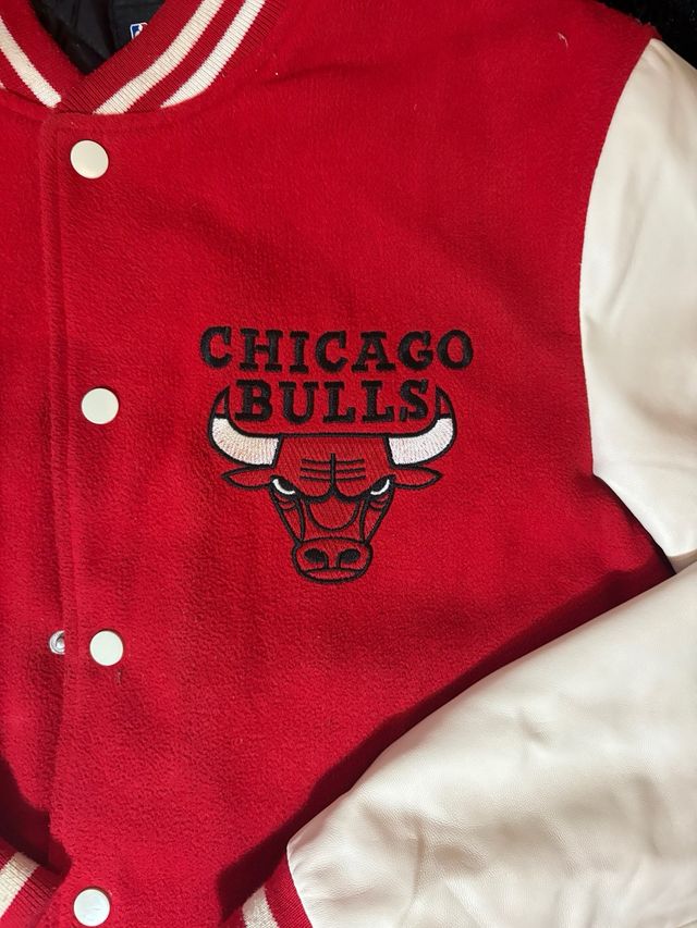 Chaqueta Chicago Bulls Roja y Blanca