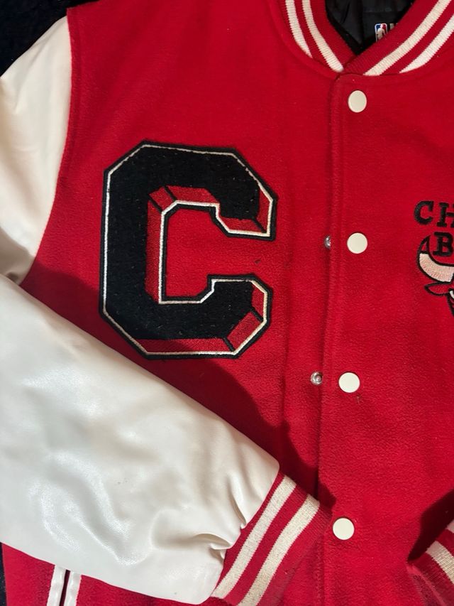 Chaqueta Chicago Bulls Roja y Blanca