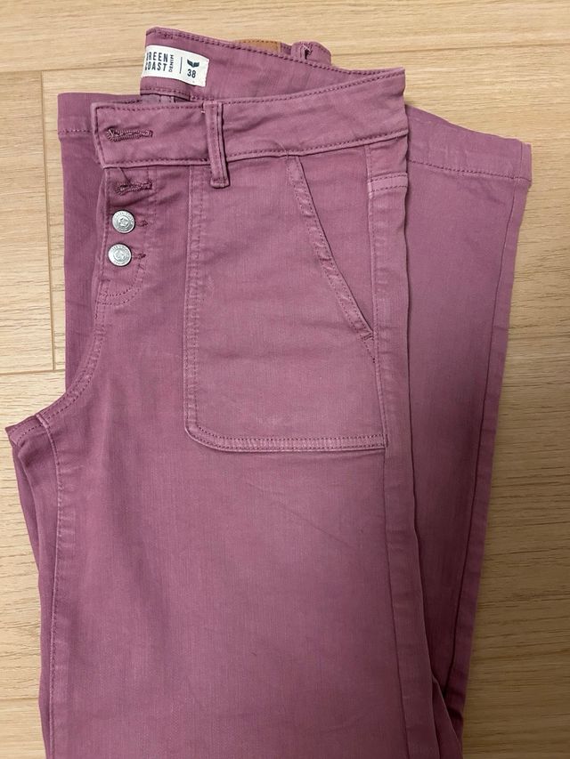 Pantalones rectos color rosa/morado