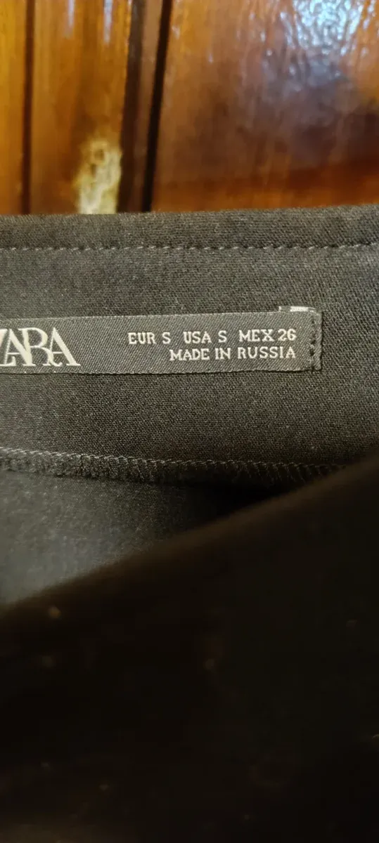 Vestido negro midi Zara manga larga Talla S