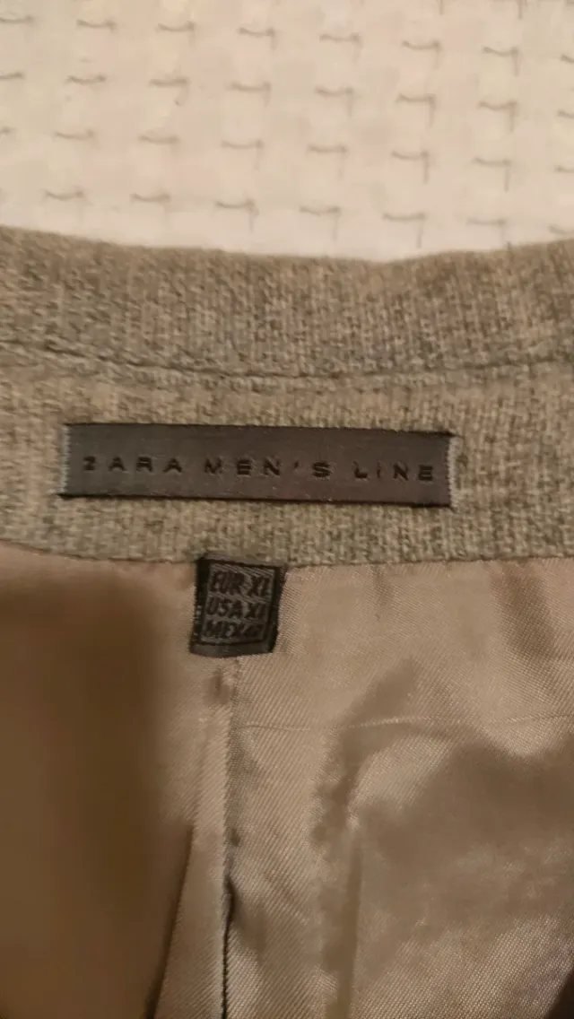 Abrigo de hombre gris de lana